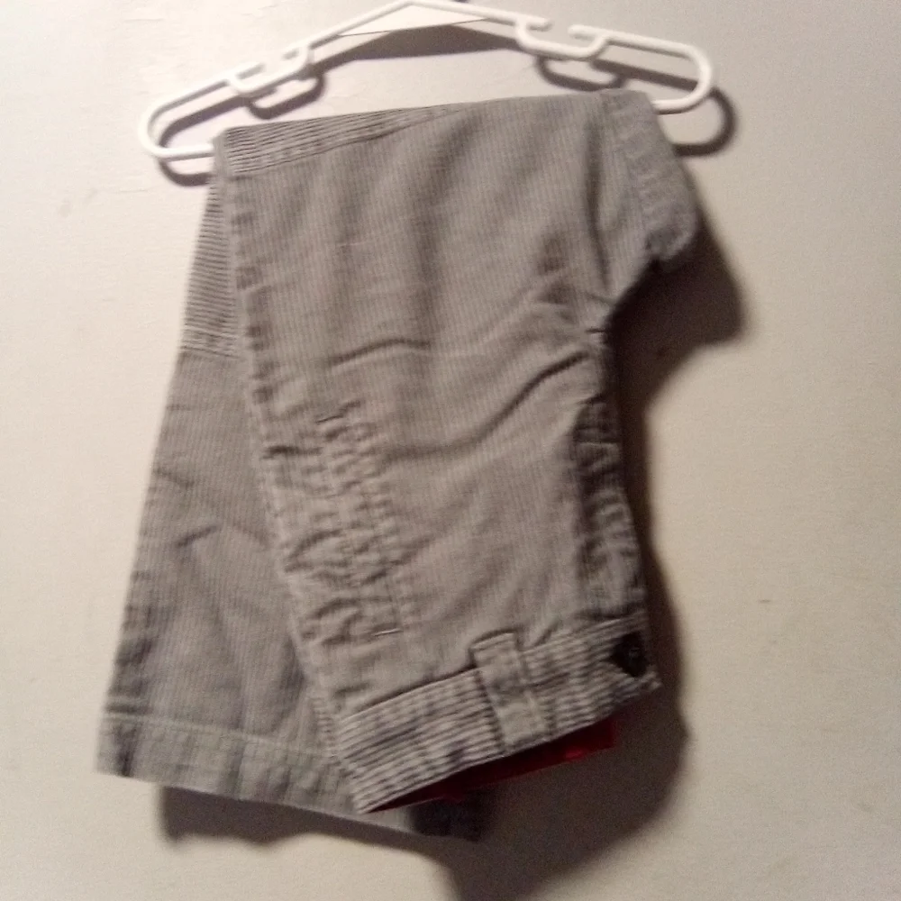 GYMBOREE boys gray corduroy pants. Size 5.